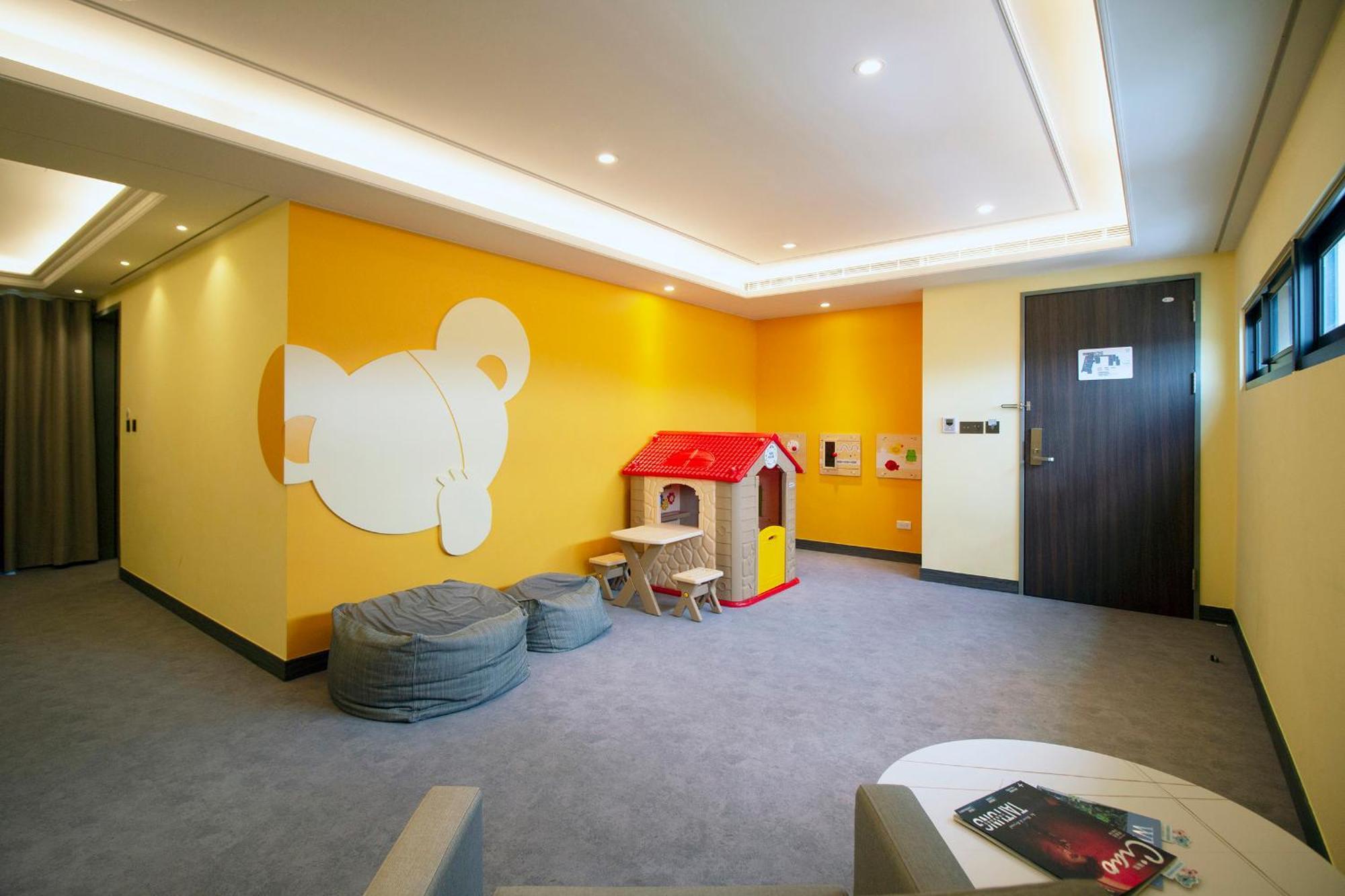 Check Inn Magi Kids Hotel Luodong Exterior photo