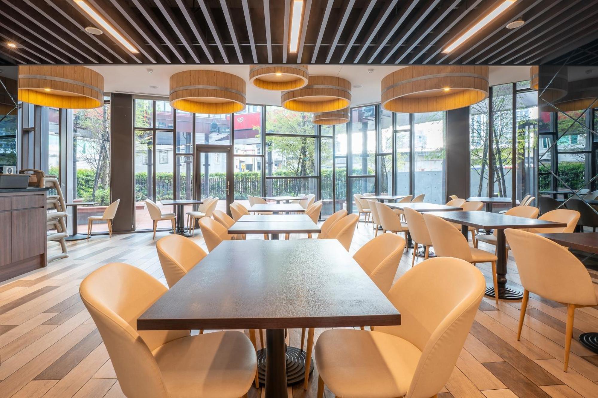 Check Inn Magi Kids Hotel Luodong Exterior photo